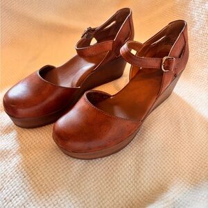 boc Tan Leather Wedges
